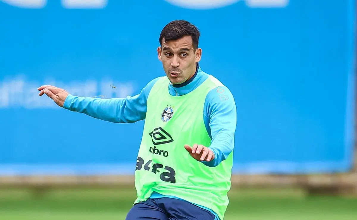 Cristaldo em jogo? Mano Menezes define futuro e negócio de R$ 24 milhões agita bastidores