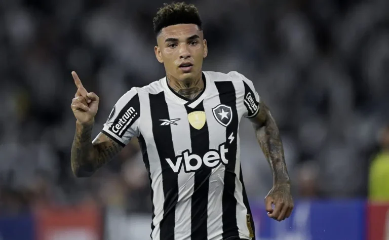 Botafogo goleia no Nilton Santos e atropela rivais na Libertadores