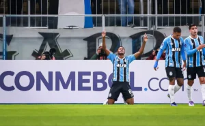 Grêmio triunfa sobre o Sportivo Luqueño, mas classificação para liderança não é assegurada e disputará playoffs da Sul-Americana