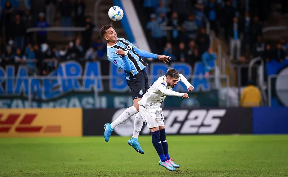 Grêmio ganha do Sportivo Luqueño, mas é vice e jogará o play-off da Sul-Americana