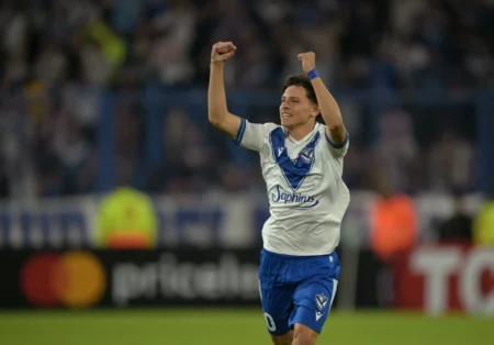Vélez Admite Negociação Avançada de Montoro com o Botafogo e Possível Saída do Atleta