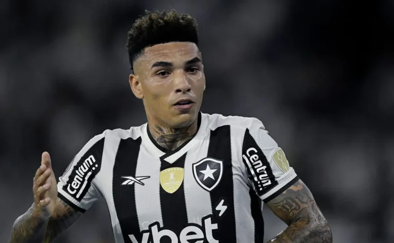 Igor Jesus Avalia Saída do Botafogo Após Reunião Familiar