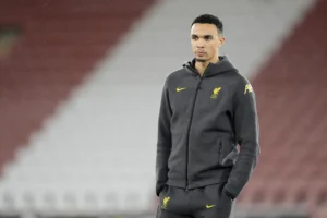 Real Madrid anuncia contratação de Alexander-Arnold