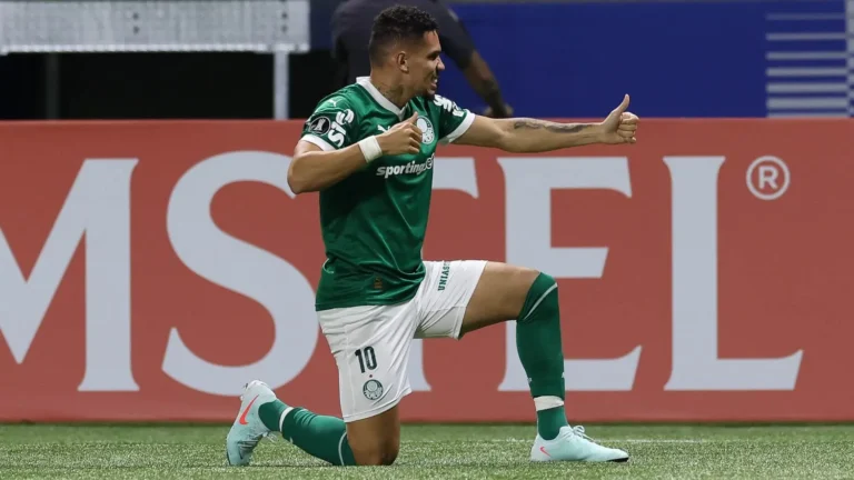 Paulinho revela gravidade de lesão na canela e foca em sequência no Palmeiras: "Livre de dores"