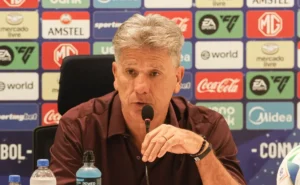 Renato Gaúcho projeta duelo entre Internacional e Fluminense e critica vantagem do adversário: “Um dia a menos”