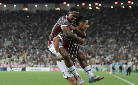 Fluminense avança às oitavas da Sul-Americana como líder e melhor brasileiro