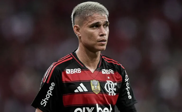 Araújo detalha dificuldades após lesão no Flamengo: "Foi muito difícil"
