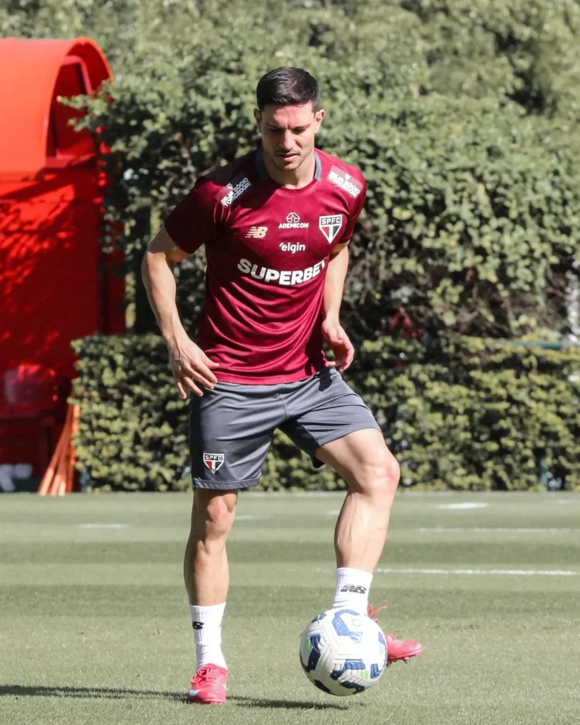 São Paulo: Cédric e Lucca liberados para o duelo contra o Bahia