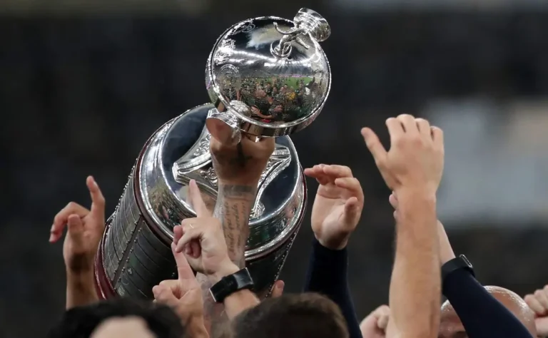 Inteligência Artificial crava: Palmeiras x Atlético Nacional-COL no sorteio das oitavas da Libertadores