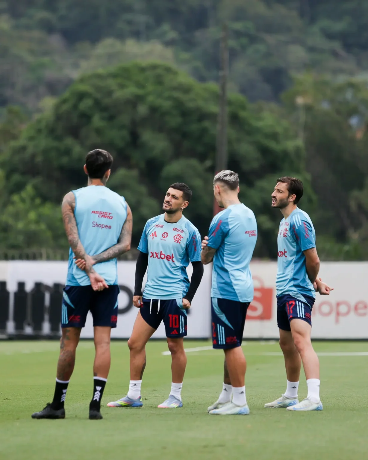 Flamengo Adapta Cronograma Devido a Convocados e Adia Viagem aos EUA para Copa de Clubes
