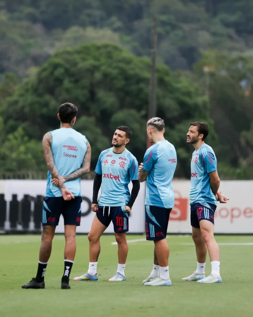 Flamengo Adapta Cronograma Devido a Convocados e Adia Viagem aos EUA para Copa de Clubes