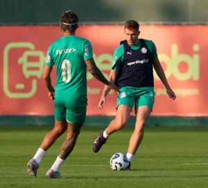 Palmeiras: Zaga modificada e chance de retorno para Felipe Anderson