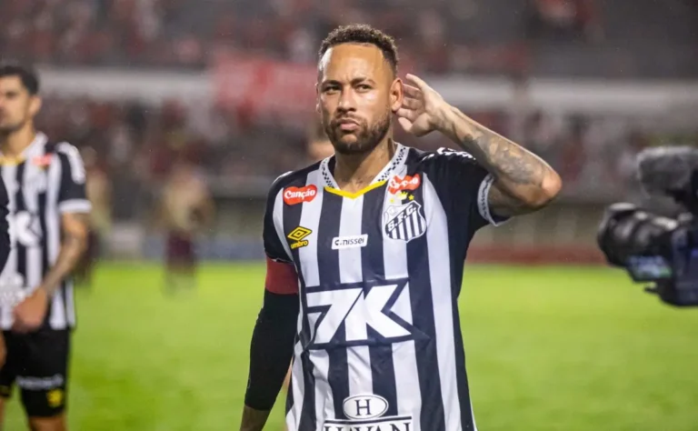 Santos: Neymar de volta ao time titular para confronto com o Botafogo e Cléber Xavier inova na escalação