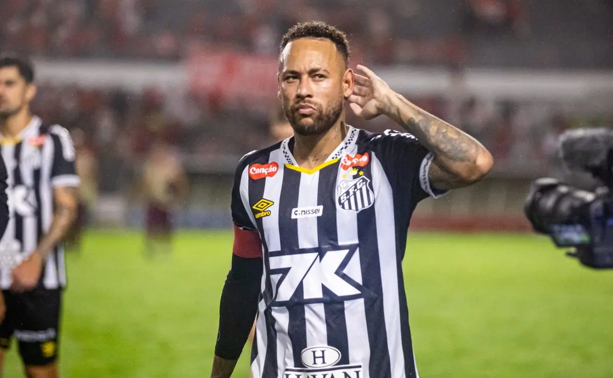 Santos: Neymar de volta ao time titular para confronto com o Botafogo e Cléber Xavier inova na escalação