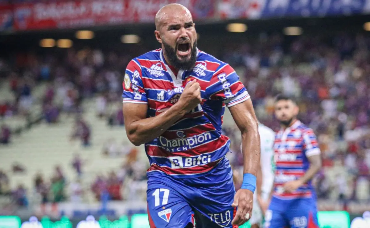 Zé Welison, antigo alvo do Fluminense, acerta com o Vitória e deve deixar o Fortaleza