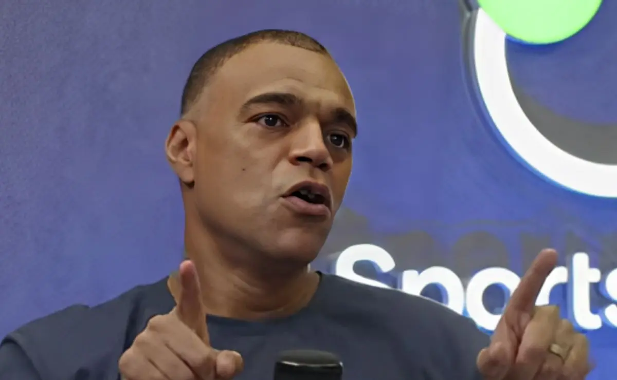 Denílson Show compara Palmeiras e São Paulo na TV: "Vou correr errado? Não"
