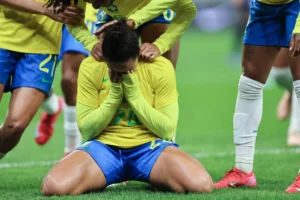 Dudinha em destaque: Marta e Formiga elogiam atuação da brasileira contra o Japão