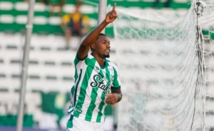 Botafogo busca reforços no mercado para atender aos pedidos de Renato Paiva.
