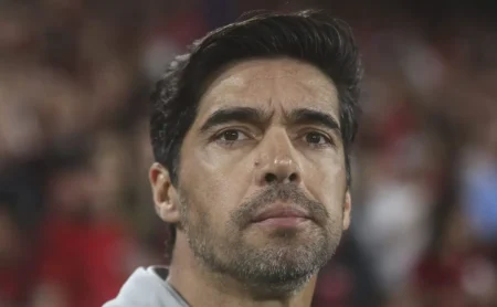 Abel Ferreira comenta sobre Vitor Roque após vitória e projeta evolução