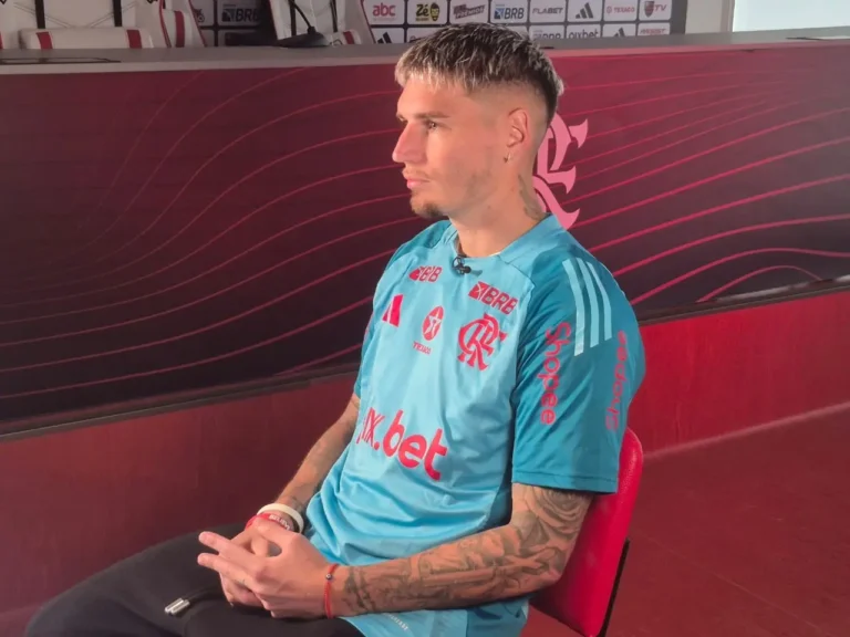 Varela tranquiliza o Flamengo: "Renovação encaminhada, pode ficar tranquilo"
