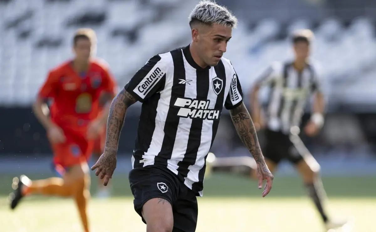 Botafogo decide: Diego Hernández volta, mas não fica para a temporada