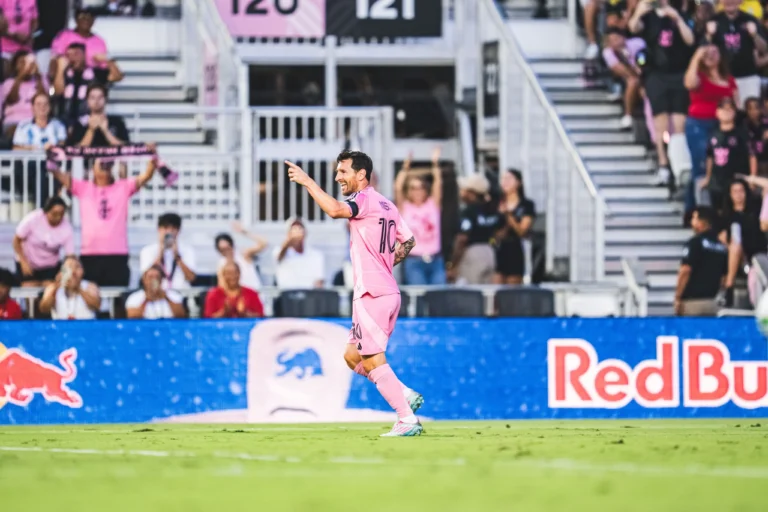 Messi Protagoniza Goleada com Gols de Cobertura e Assistências na Copa do Mundo