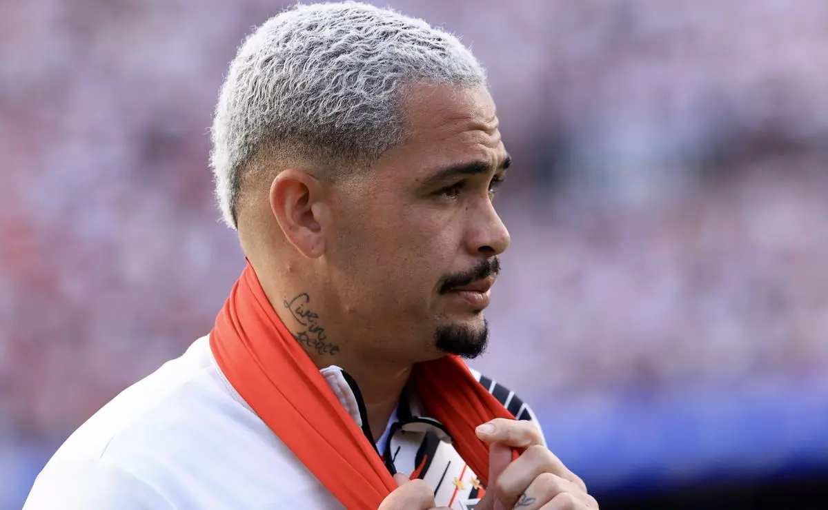 Cebolinha sente problema na panturrilha, mas Flamengo acalma torcida