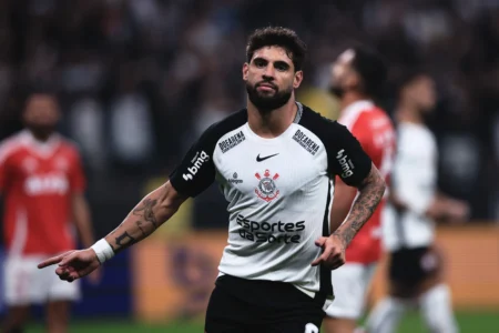 Felipe Melo Exalta Yuri Alberto, do Corinthians, na Disputa por Vaga na Seleção