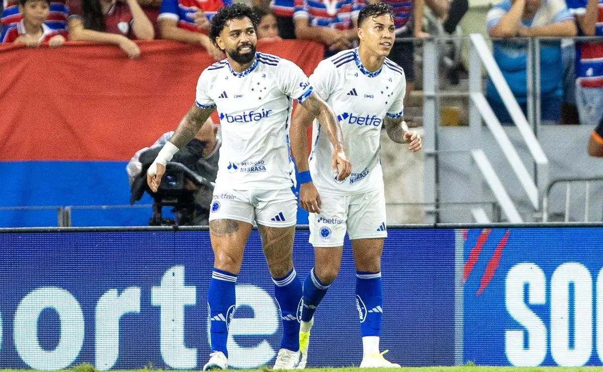 Cruzeiro supera o Fortaleza em jogo fora e mantém foco na liderança