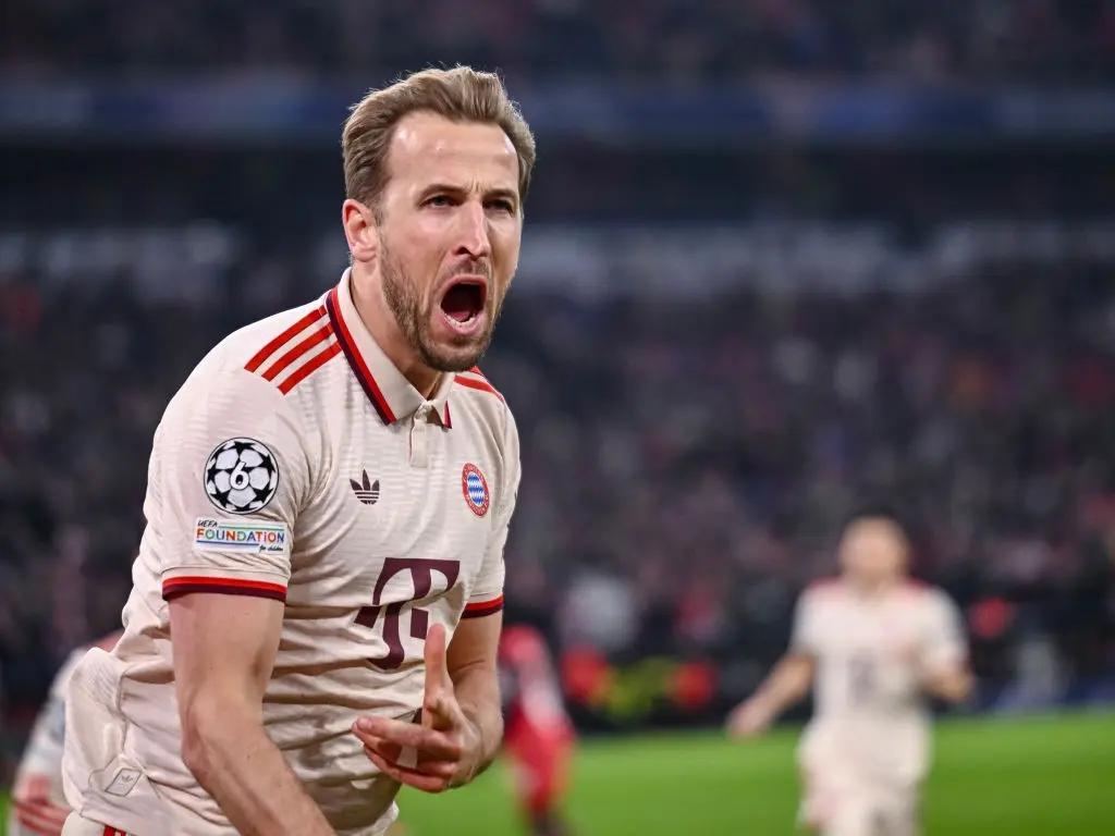 Kane celebra primeiro título da carreira: "É simplesmente mágico"