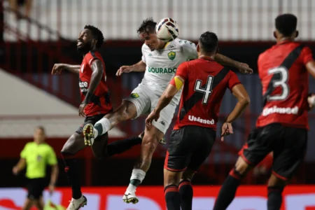 Edu Volta ao Cuiabá Após Recuperação de Lesão na Coxa para Jogo Contra o CRB-AL