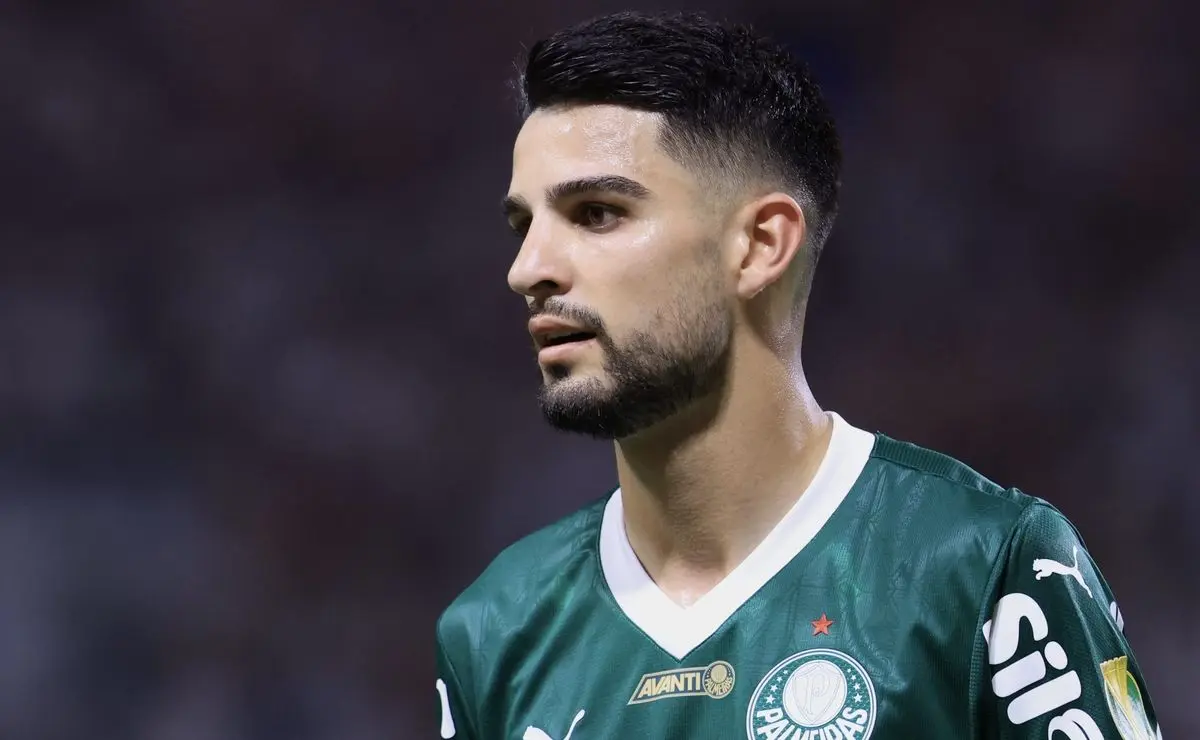 Acidente de trânsito com Flaco López: atacante do Palmeiras e motociclista estão bem