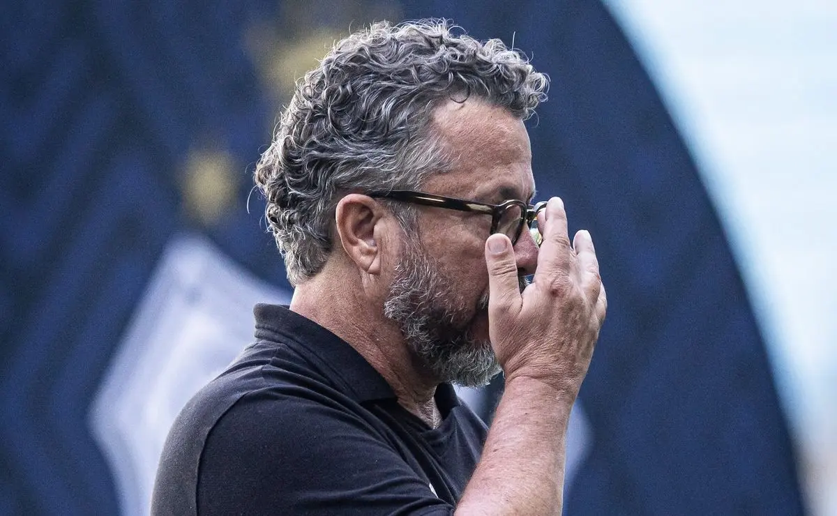Cleber Xavier sobre Gabriel Veron no Santos: "Reincidente" e afastado por multa, revela setorista