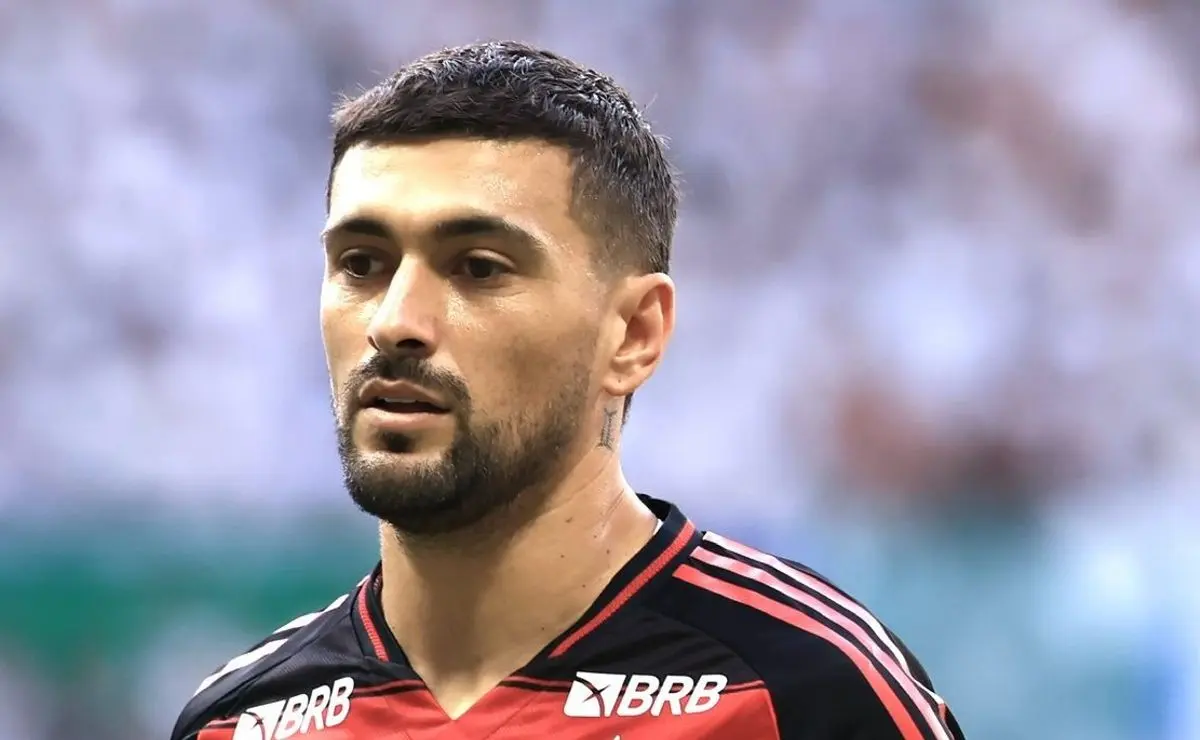 Coronado permanece no Corinthians após diálogo com Dorival Júnior: entenda o caso