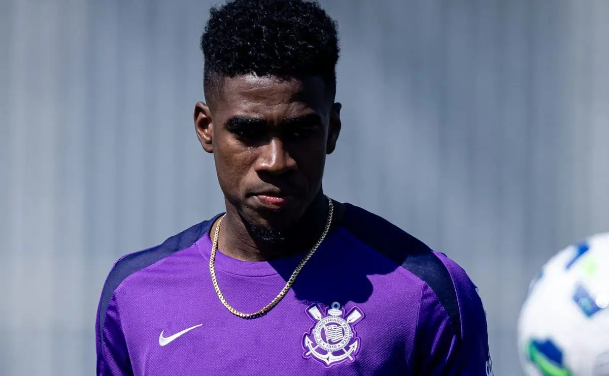 Félix Torres perto da saída do Corinthians: acordo com o estafe ganha força