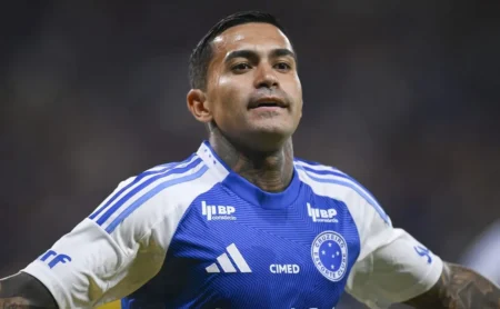 Santos busca empréstimo de Dudu, mas Cruzeiro refuta a negociação