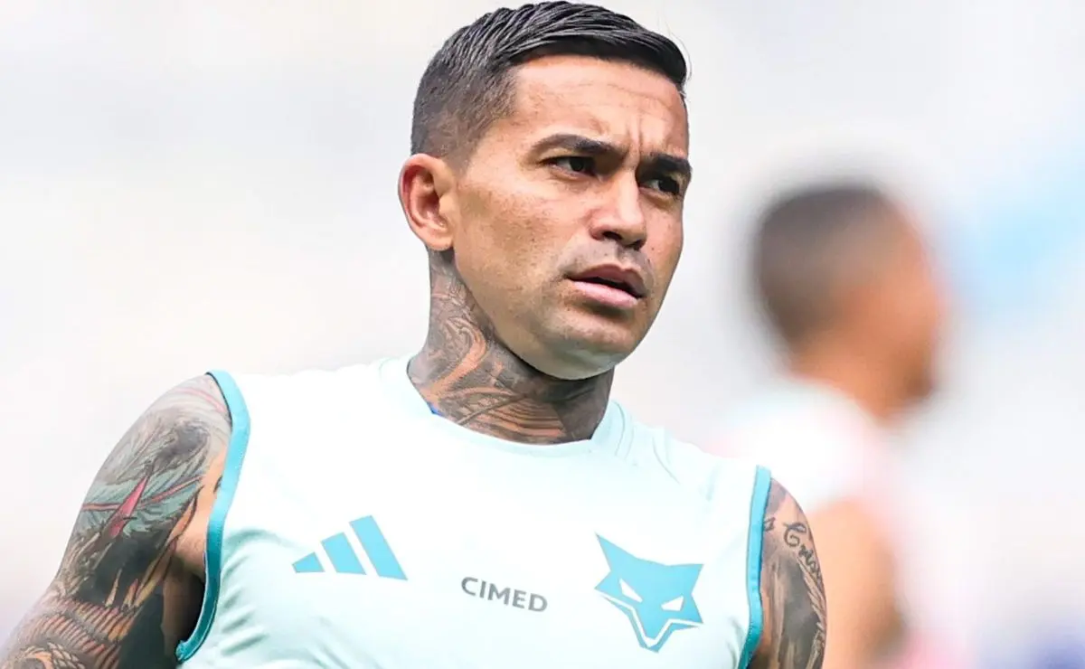 Dudu ameniza críticas a gramados sintéticos no Atlético-MG após reclamações sobre o do Palmeiras
