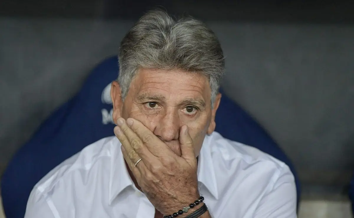 Renato Gaúcho aprova e Fluminense avança por Alerrandro, do CSKA