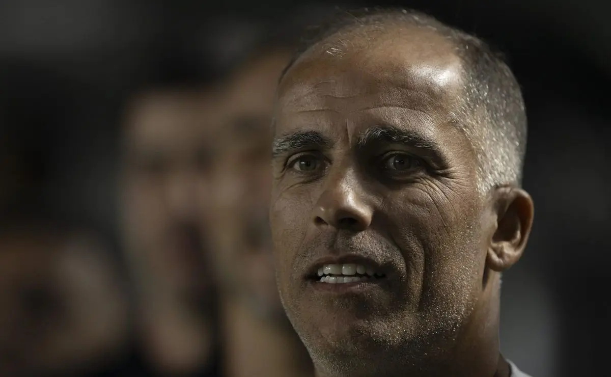 Pedrinho Define Plano B se Diniz Recusar e Felipe Continua no Vasco