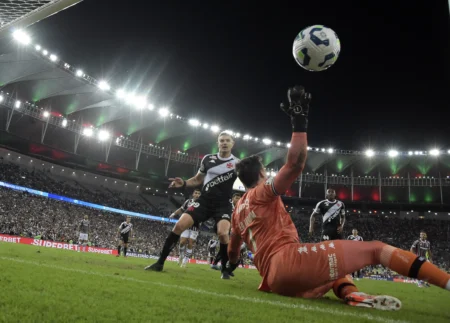 Vasco: desempenho fragilizado contra rivais cariocas desde 2020, com 29 derrotas em 50 jogos