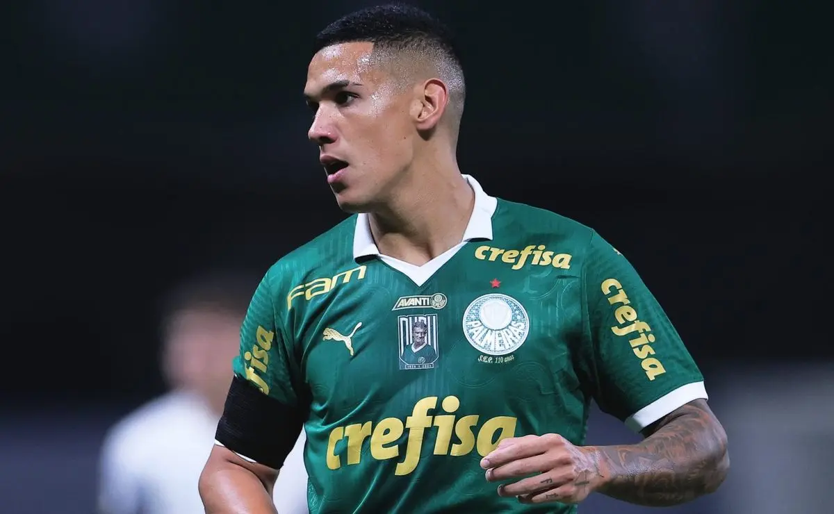 Naves negocia avanços com o Shabab Al-Ahli dos Emirados Árabes