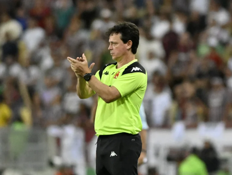 Vasco: Gols no Fim e Alerta sobre Desempenho Físico em Queda