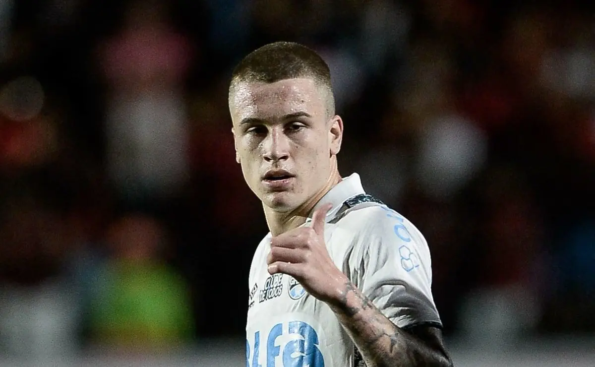 Grêmio Busca Reforço na Lateral após Atuações de Igor Serrote e João Pedro
