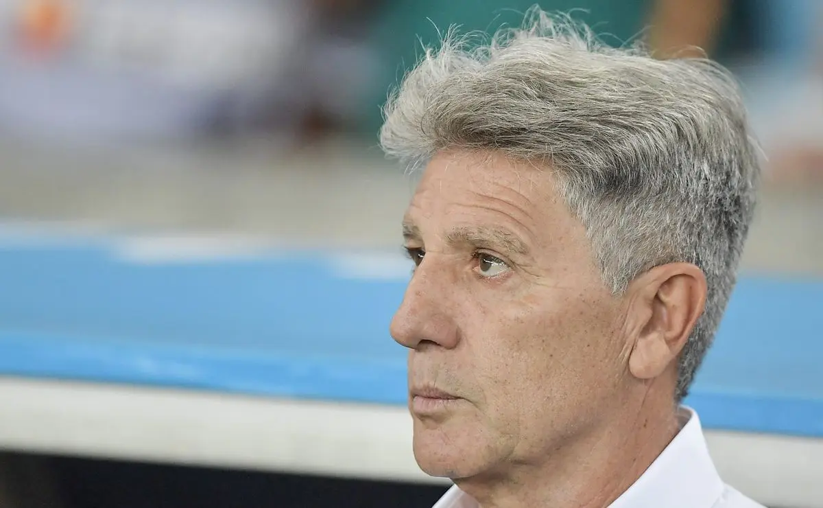 Renato Gaúcho Afasta-se do Fluminense em Jogo da Sul-Americana por Questões de Saúde