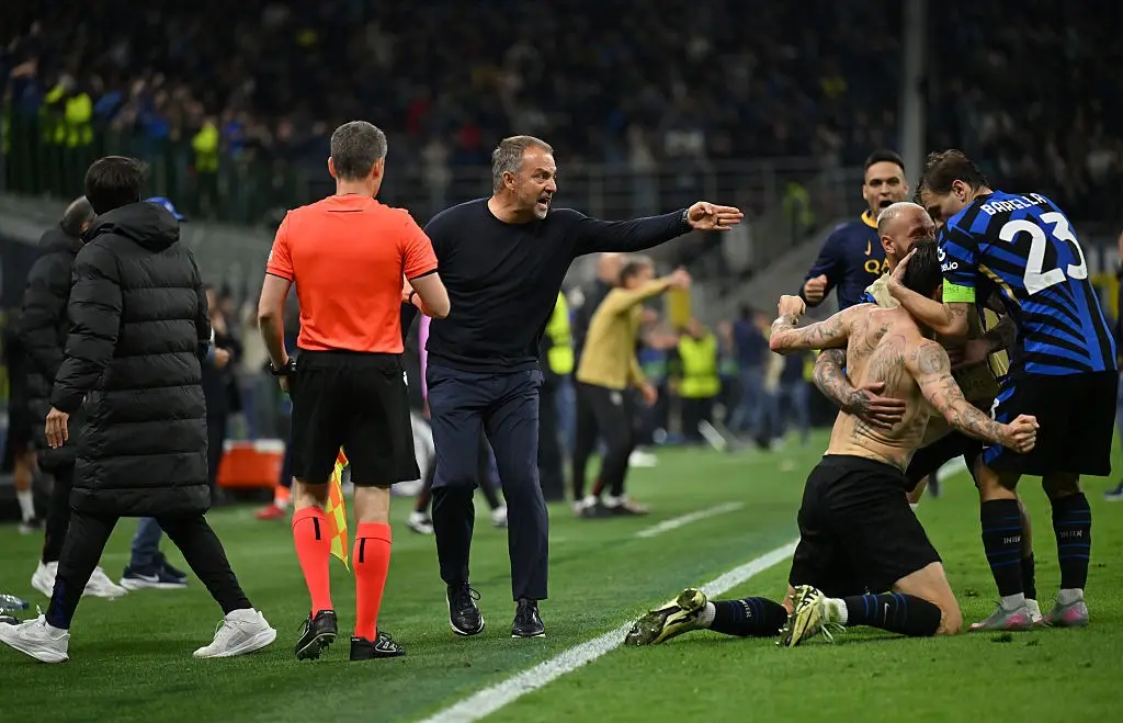 Flick critica arbitragem após eliminação do Barcelona: "Todas as decisões foram a favor deles"