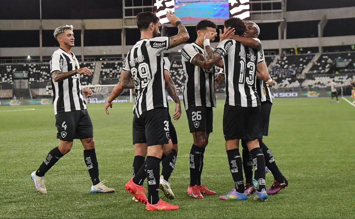 Diniz Pleiteia Permanência de Coutinho e Agita os Bastidores do Vasco