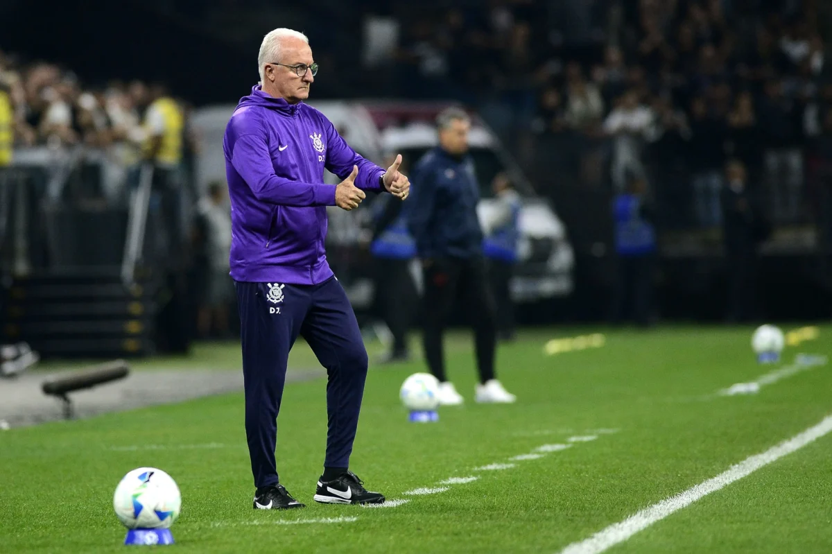Dorival Júnior Avalia Reforços para o Corinthians: "Uma Peça ou Outra"