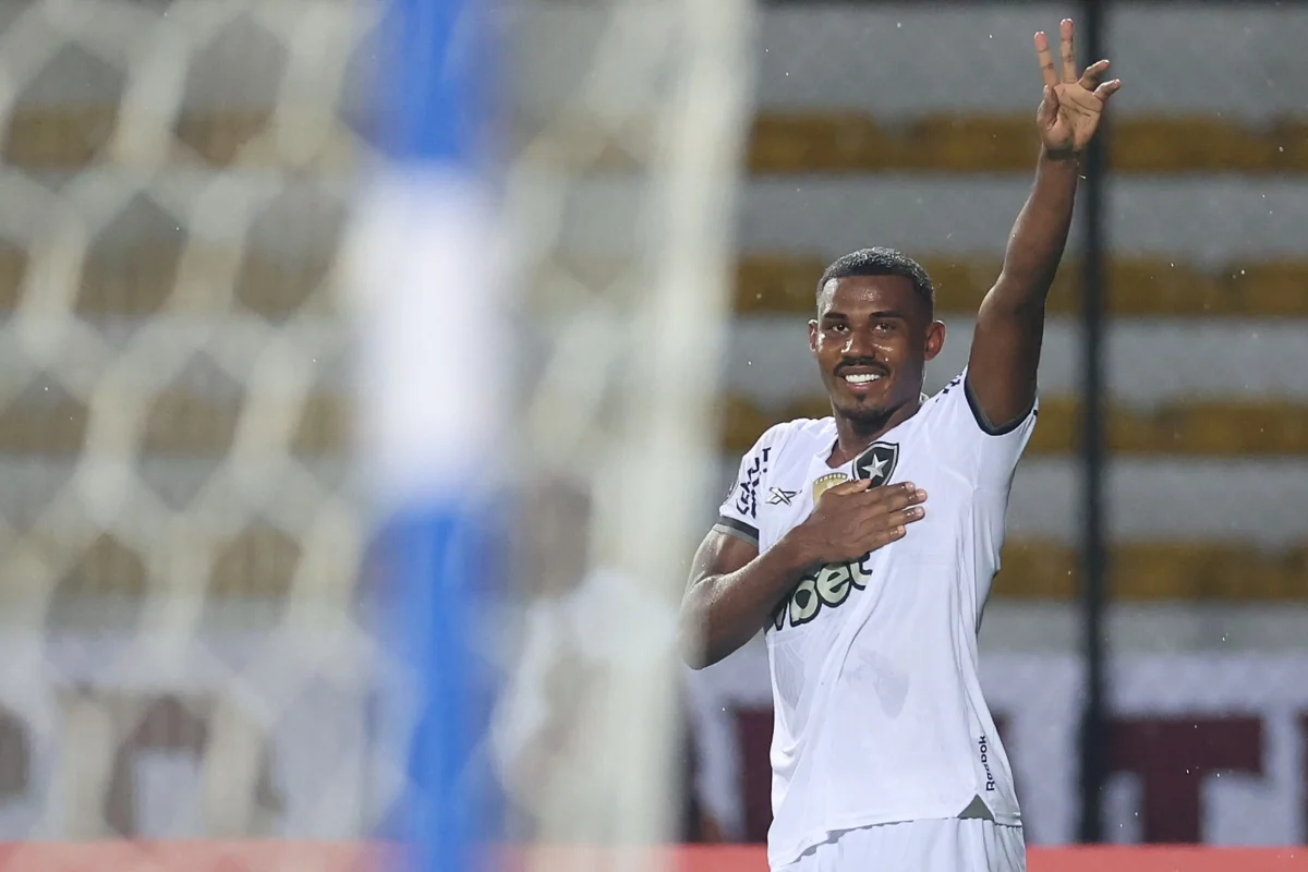 Cuiabano: Protagonismo no Botafogo atrai atenção europeia e valorização em vista