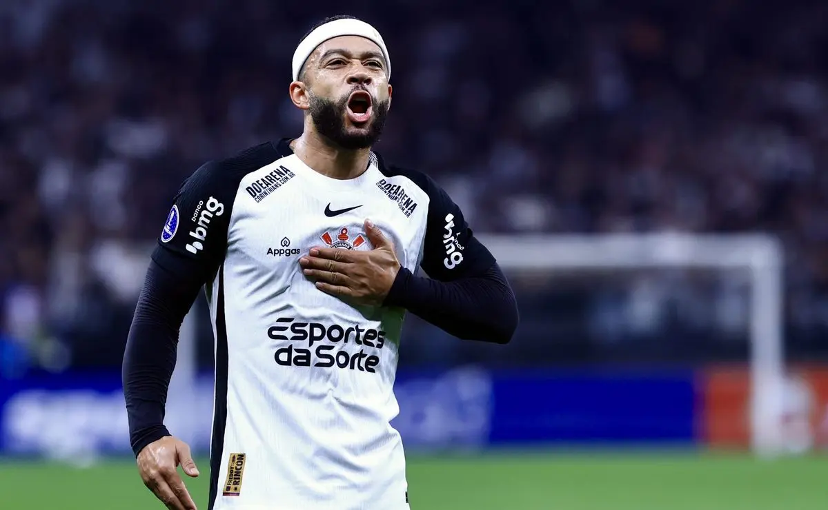 Depay Deslumbra na Sul-Americana: Primeiro Gol Internacional pelo Corinthians