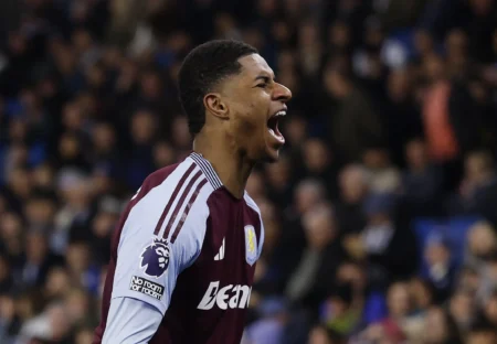 "Aston Villa anuncia que Rashford e Asensio deixam o clube"